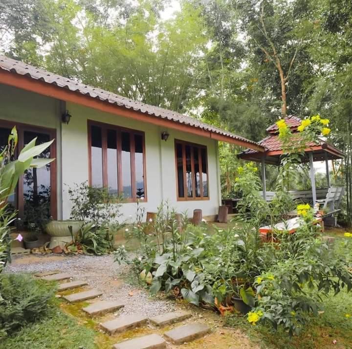 ภูริรักษ์ โฮมสเตย์ Ban Pha Saeng Lang 外观 照片